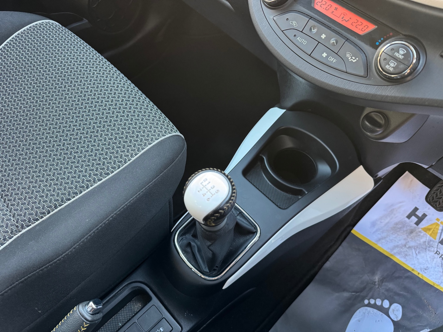 Used Toyota Yaris 2014 for sale - 77008886: Photo 49