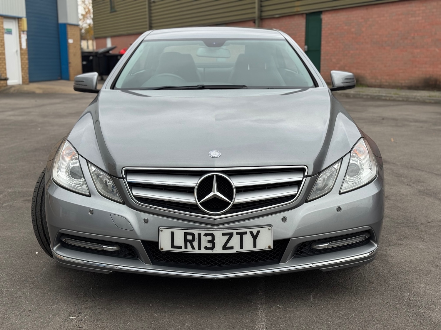 Used Mercedes-Benz E Class 2013 for sale - 76725977: Photo 2