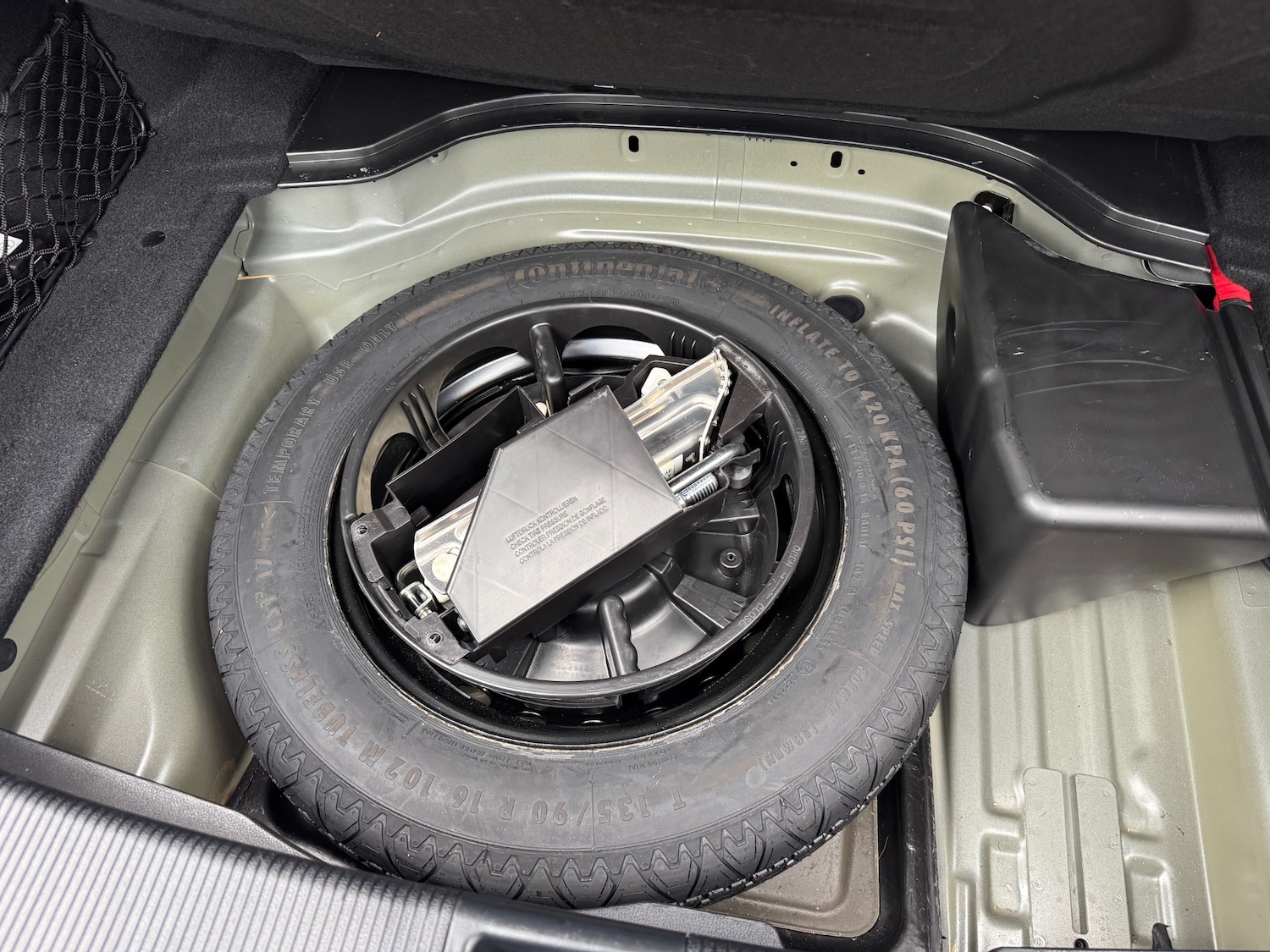 Used Mercedes-Benz E Class 2013 for sale - 76725977: Photo 24