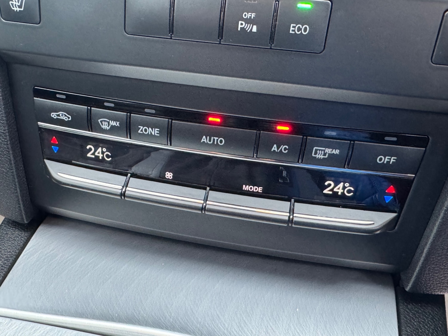 Used Mercedes-Benz E Class 2013 for sale - 76725977: Photo 43