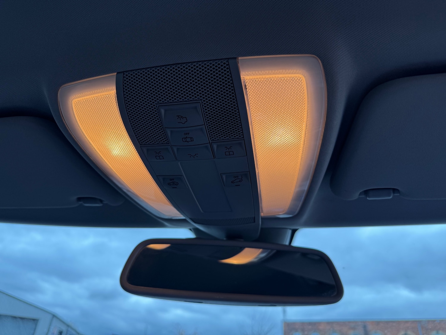 Used Mercedes-Benz E Class 2013 for sale - 76725977: Photo 48