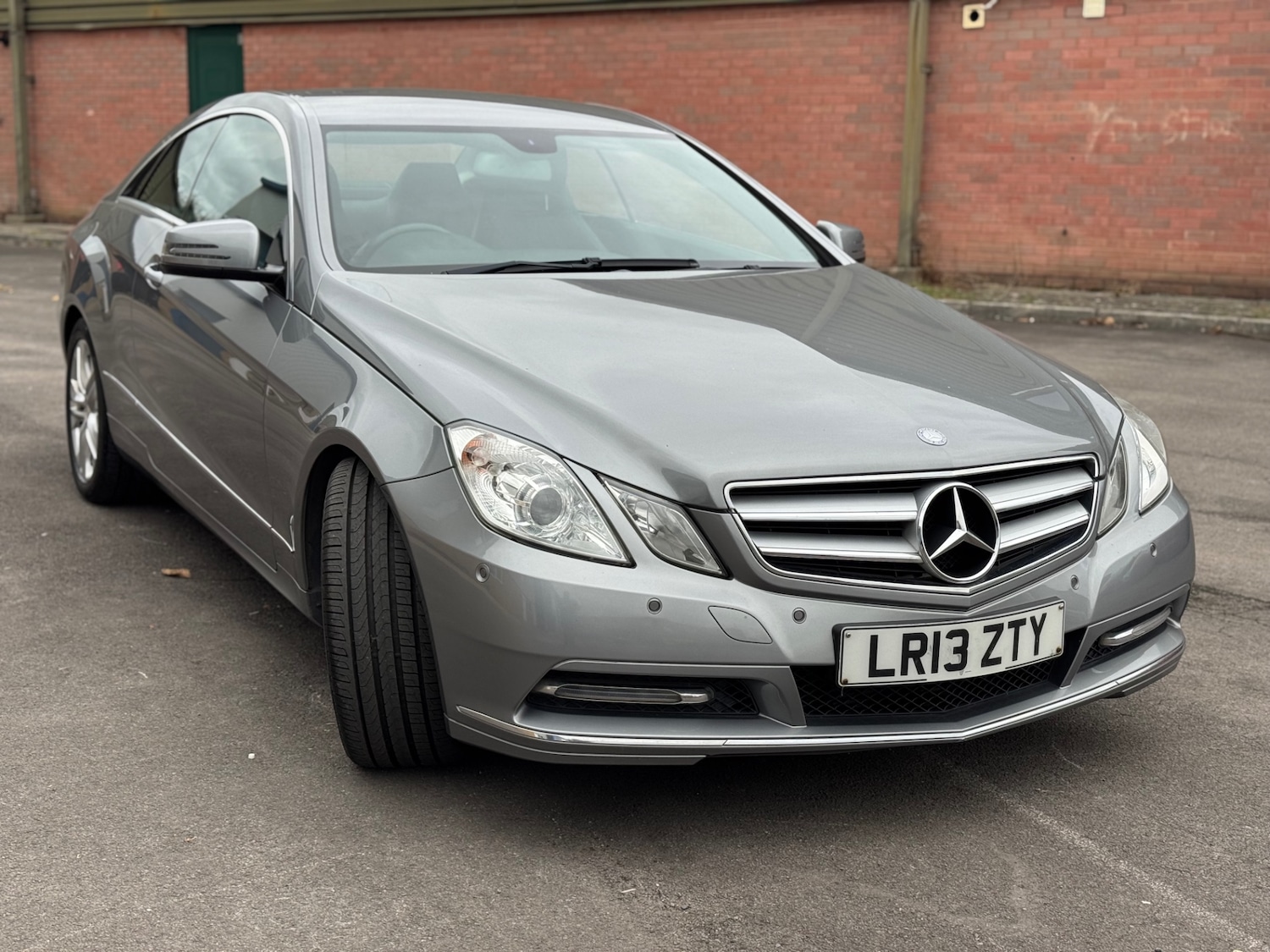 Used Mercedes-Benz E Class 2013 for sale - 76725977: Photo 5