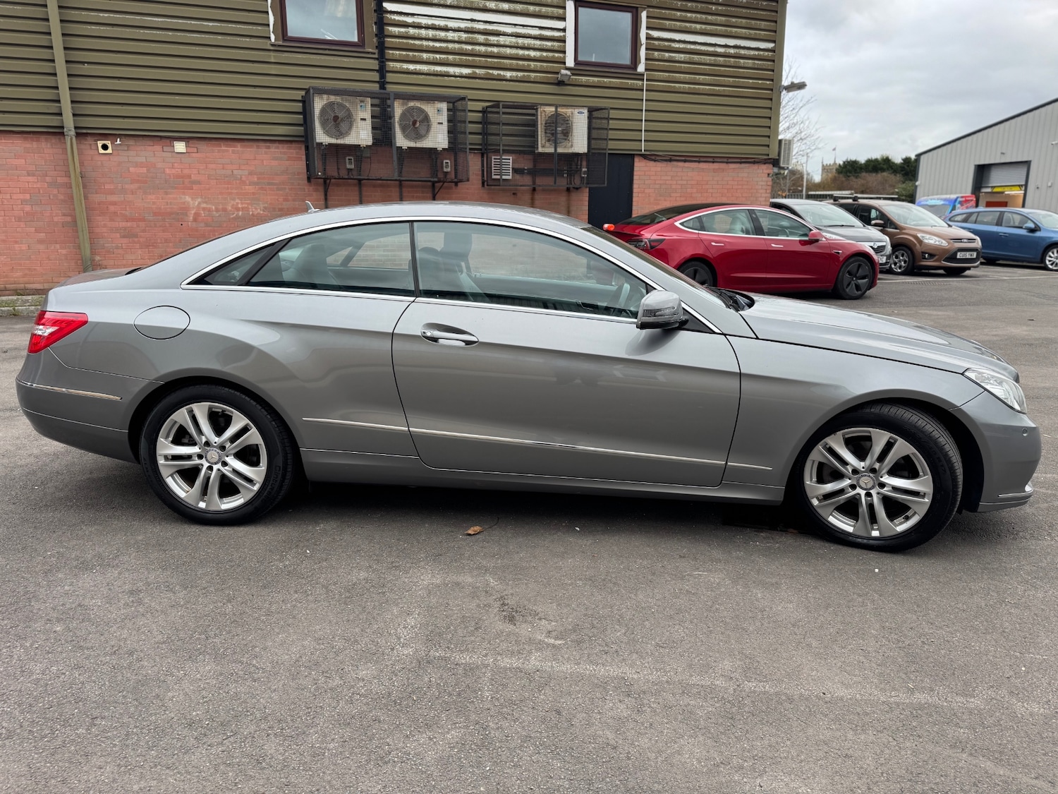 Used Mercedes-Benz E Class 2013 for sale - 76725977: Photo 8