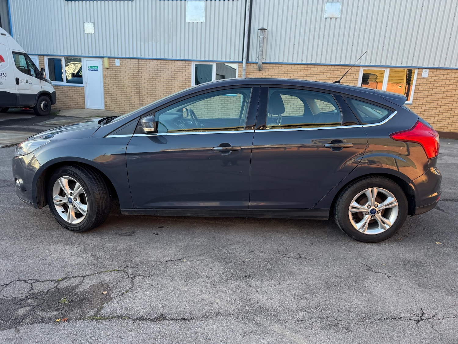 Used Ford Focus 2011 for sale - 76799652: Photo 14