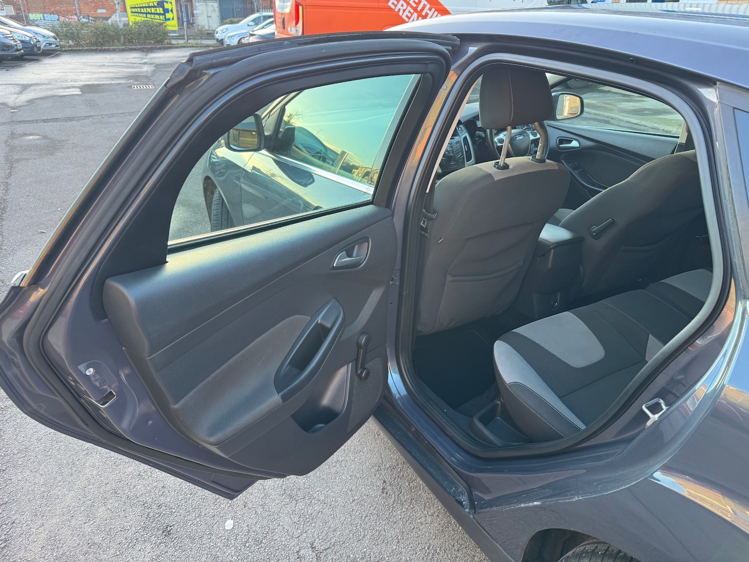 Used Ford Focus 2011 for sale - 76799652: Photo 21