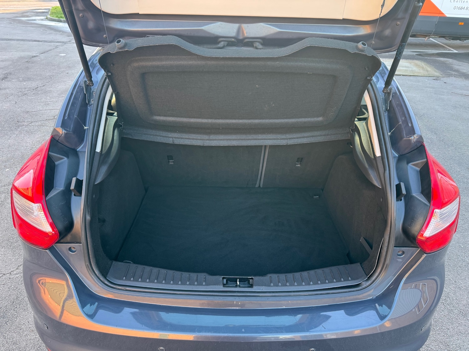 Used Ford Focus 2011 for sale - 76799652: Photo 25