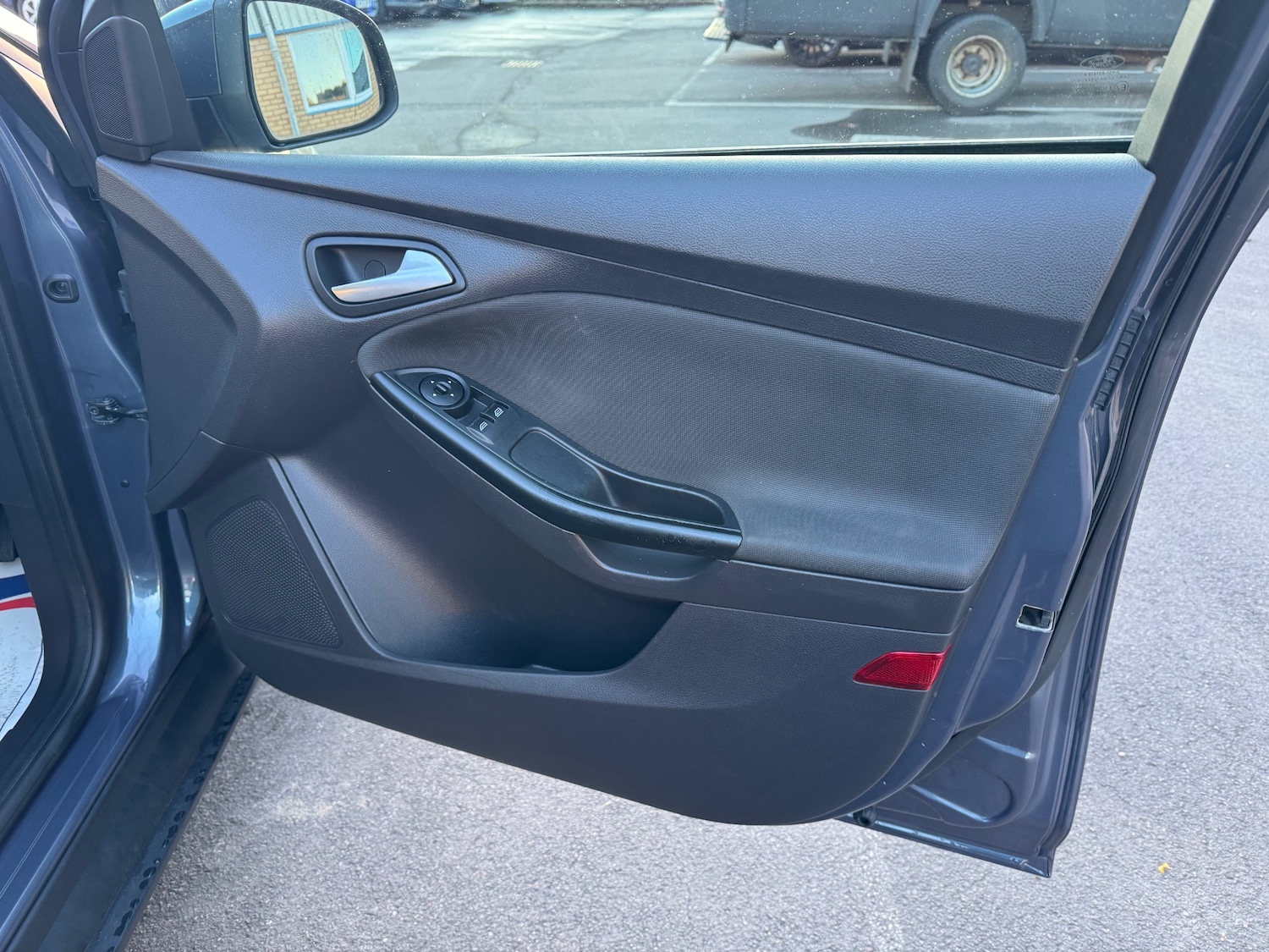 Used Ford Focus 2011 for sale - 76799652: Photo 31