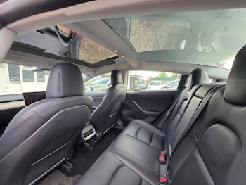 Used Tesla Model 3 2021 for sale - 76932125: Photo