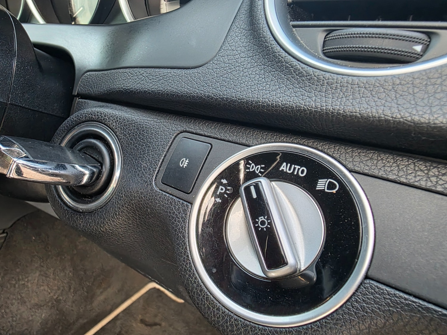 Used Mercedes-Benz C Class 2015 for sale - 76407245: Photo 32