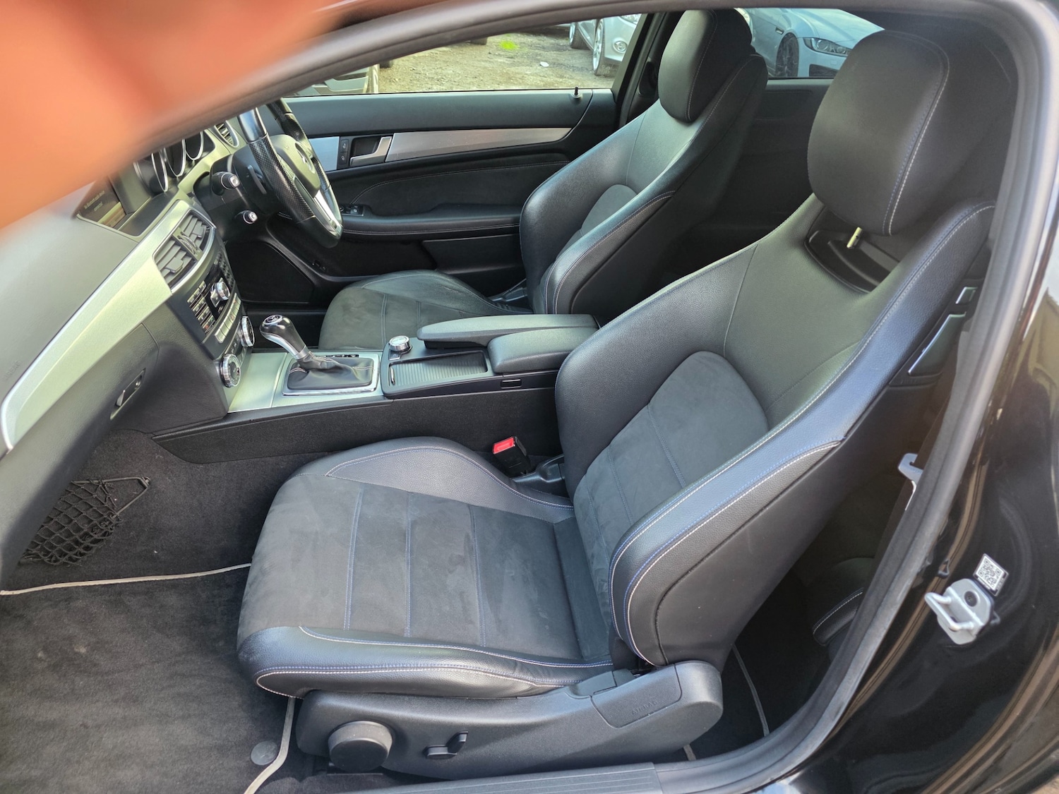 Used Mercedes-Benz C Class 2015 for sale - 76407245: Photo 38