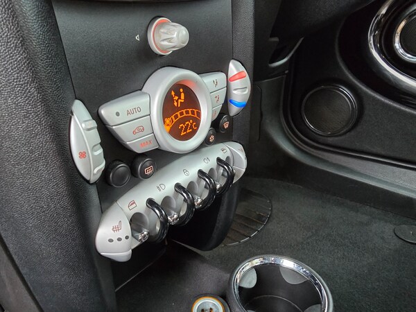 Used MINI Hatch 2010 for sale - 73606210: Photo 6