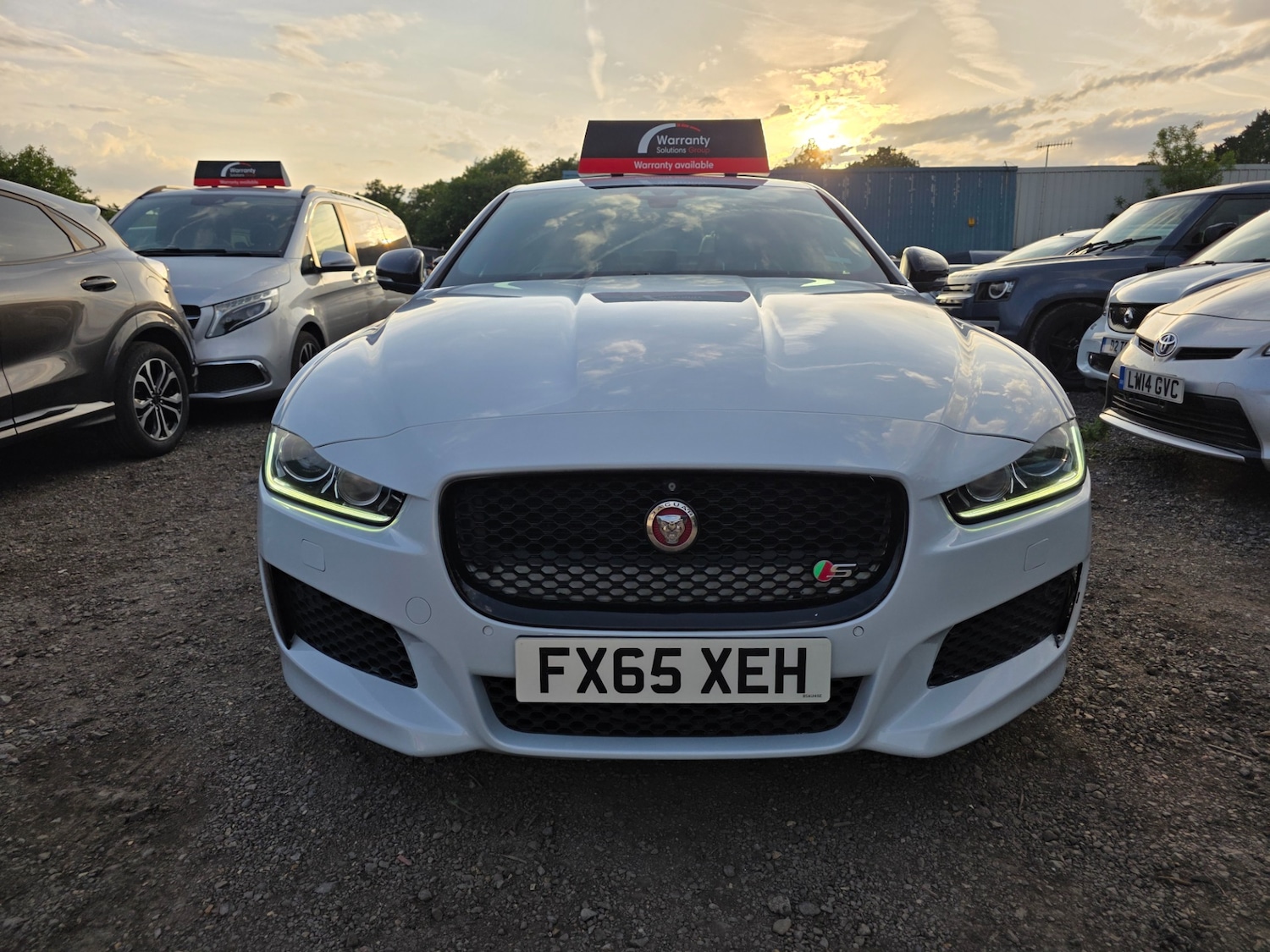 Used Jaguar XE 2015 for sale - 76407329: Photo 2