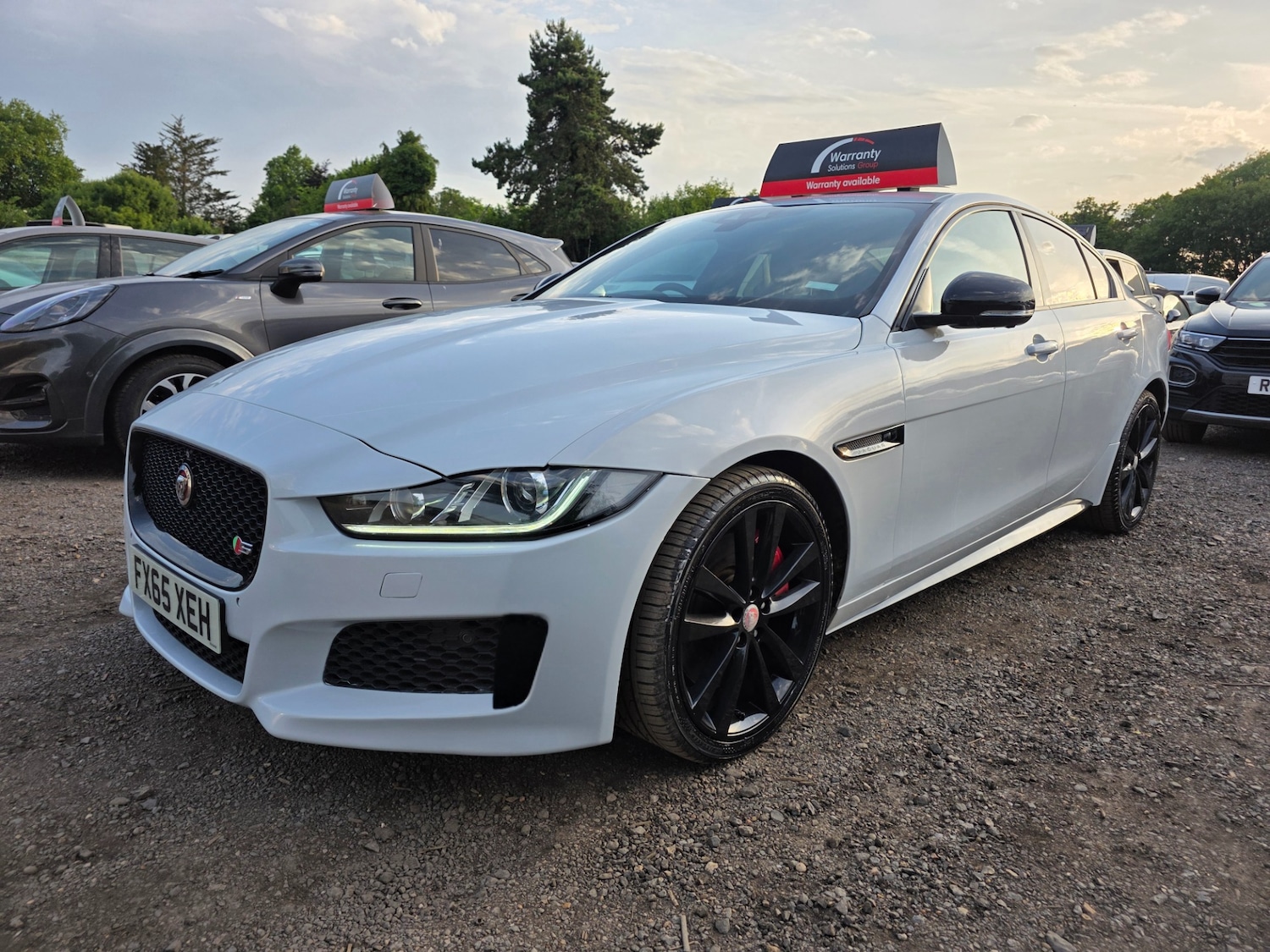 Used Jaguar XE 2015 for sale - 76407329: Photo 3