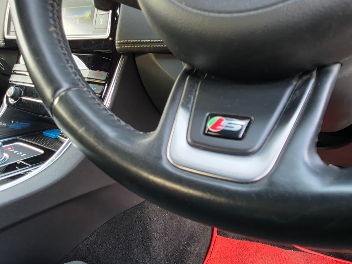 Used Jaguar XE 2015 for sale - 76407329: Photo 38