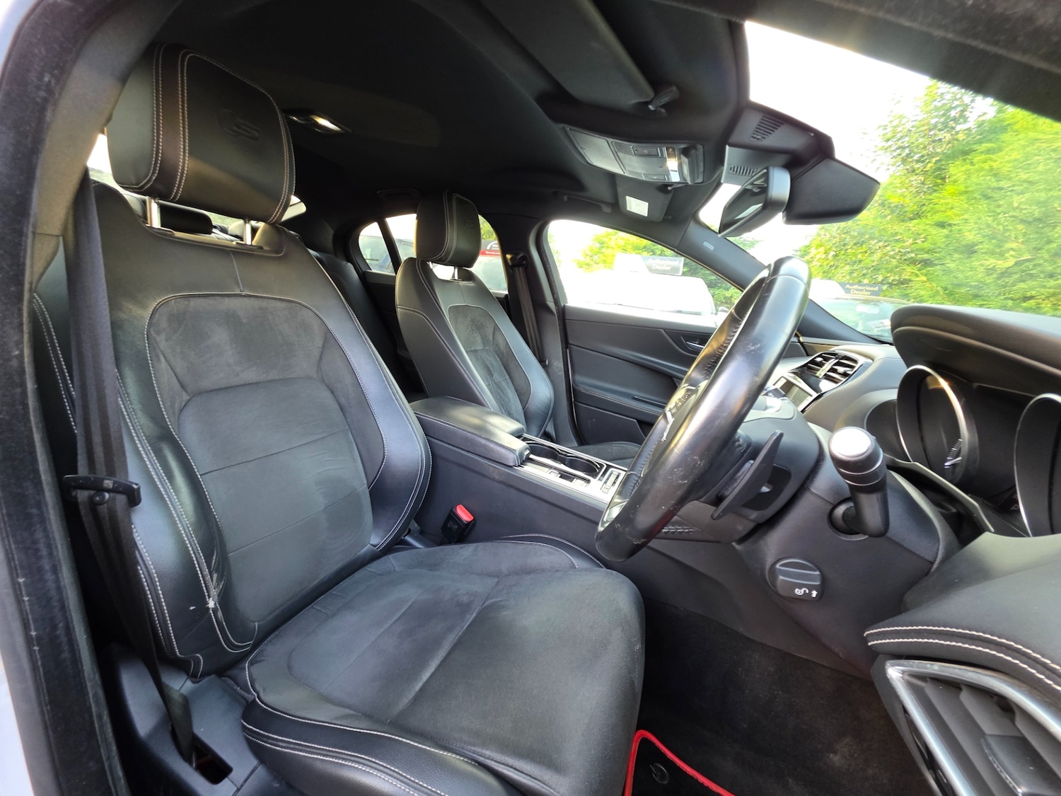 Used Jaguar XE 2015 for sale - 76407329: Photo 42