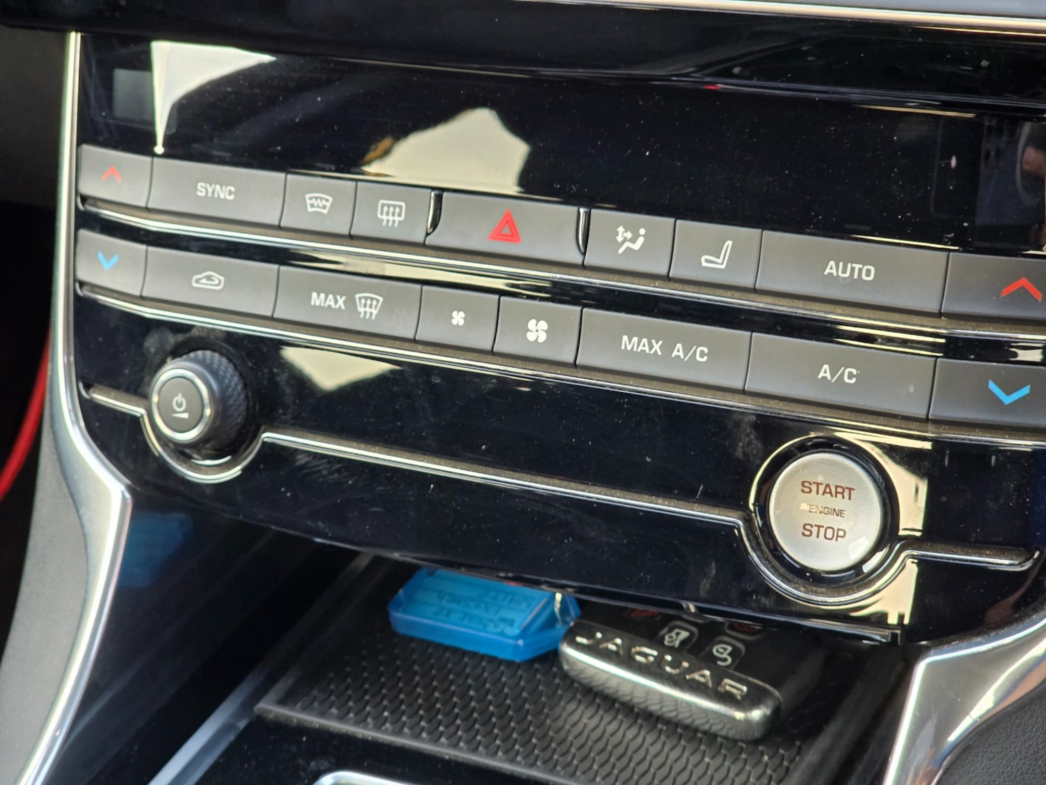 Used Jaguar XE 2015 for sale - 76407329: Photo 44