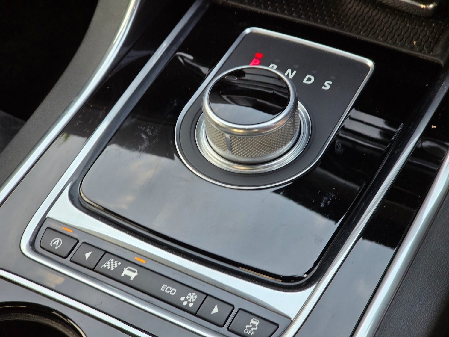 Used Jaguar XE 2015 for sale - 76407329: Photo 45