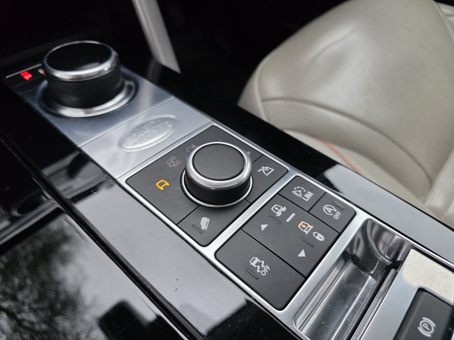 Used Land Rover Discovery 2017 for sale - 77432550: Photo 21