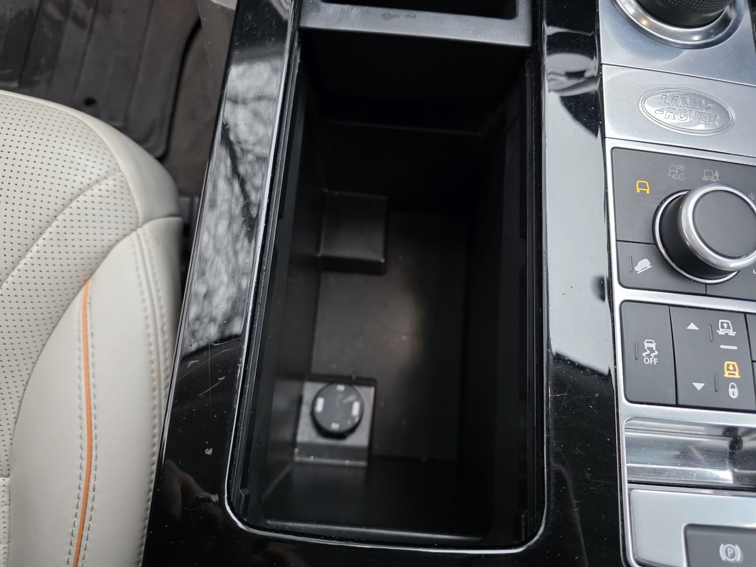 Used Land Rover Discovery 2017 for sale - 77432550: Photo 24