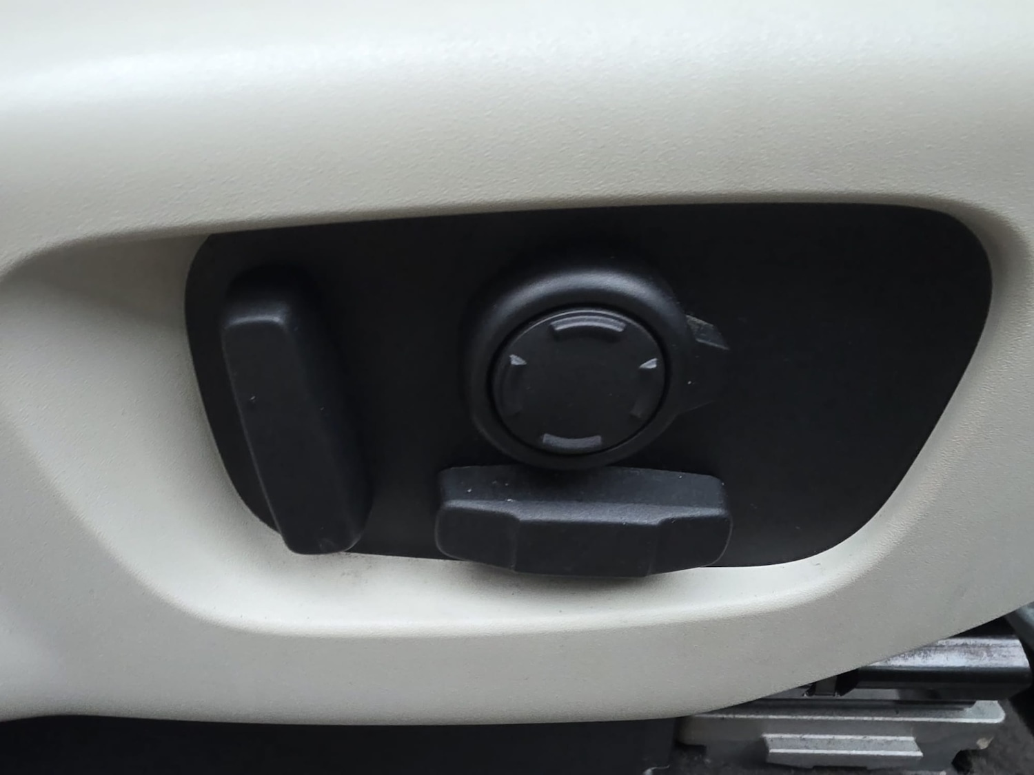 Used Land Rover Discovery 2017 for sale - 77432550: Photo 84