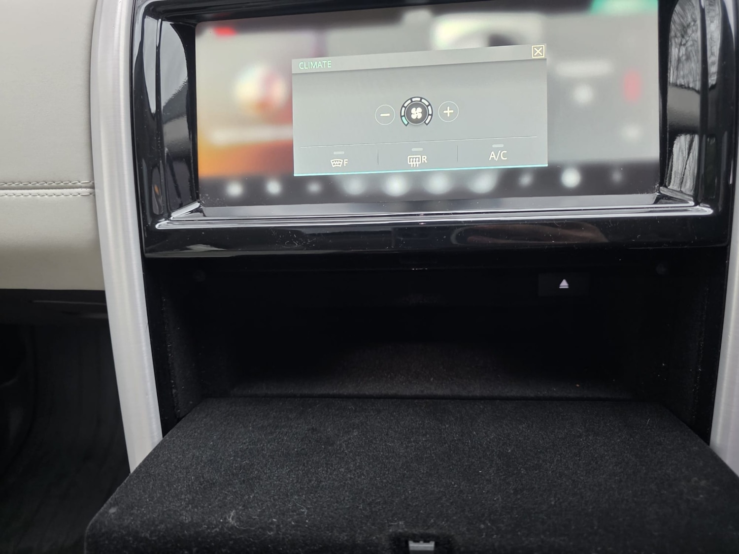 Used Land Rover Discovery 2017 for sale - 77432550: Photo 86