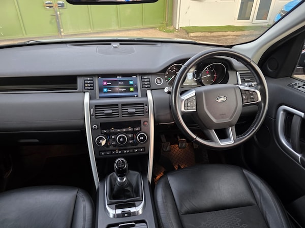 Used Land Rover Discovery Sport 2018 for sale - 75030338: Photo 2