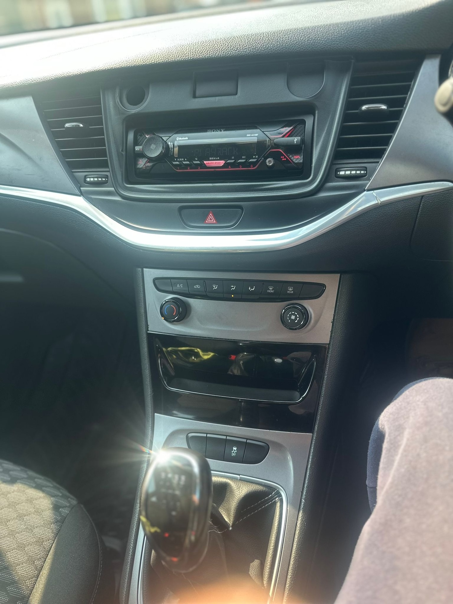 Used Vauxhall Astra 2017 for sale - 76931124: Photo 2