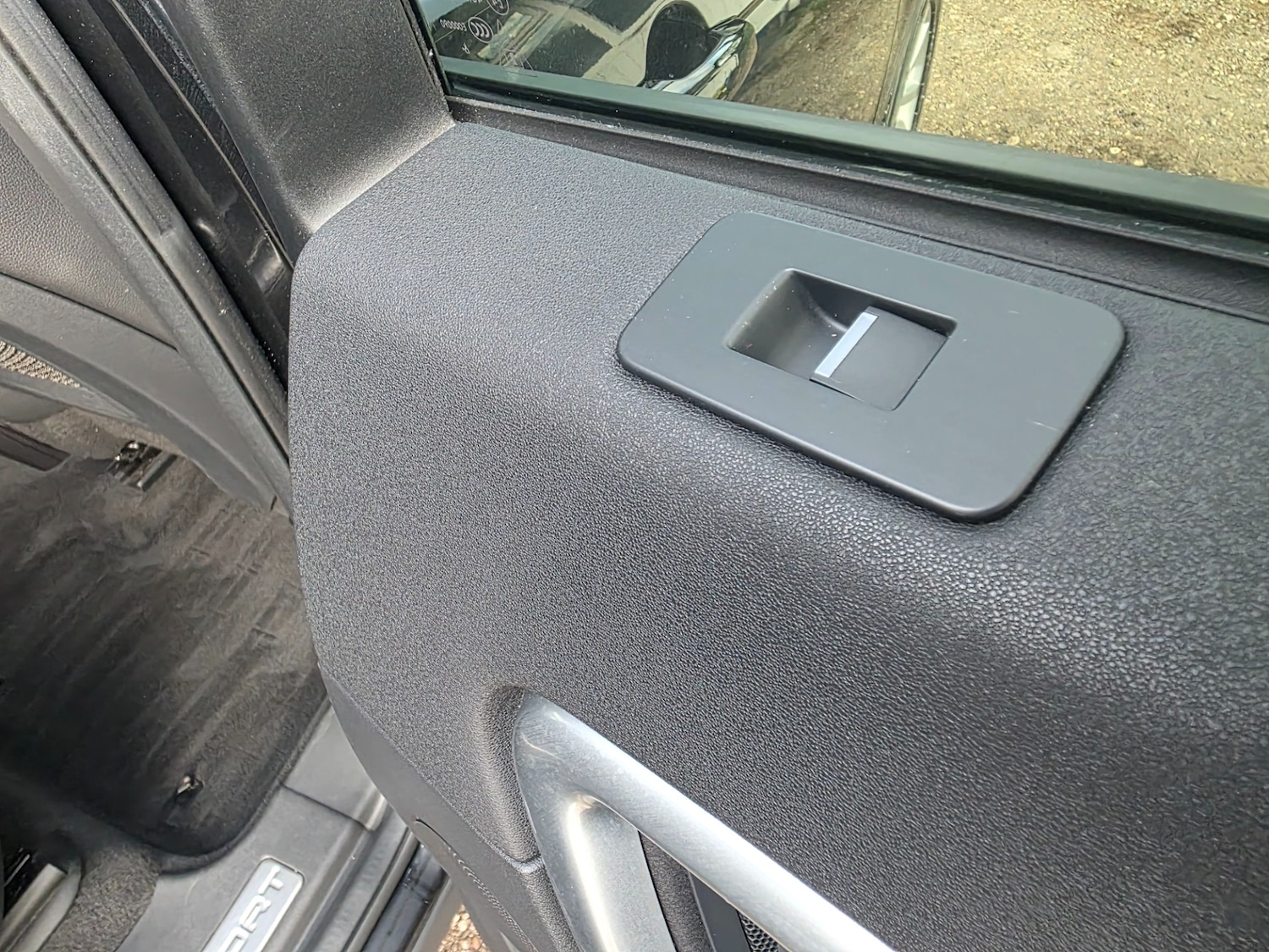 Used Land Rover Discovery Sport 2017 for sale - 76319225: Photo 15