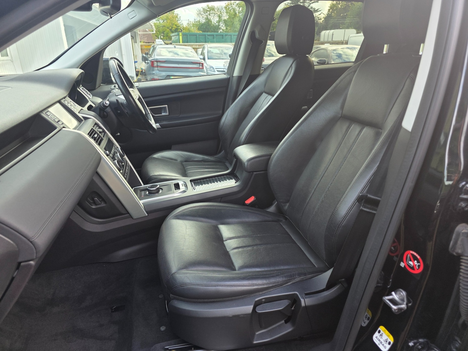 Used Land Rover Discovery Sport 2017 for sale - 76319225: Photo 2