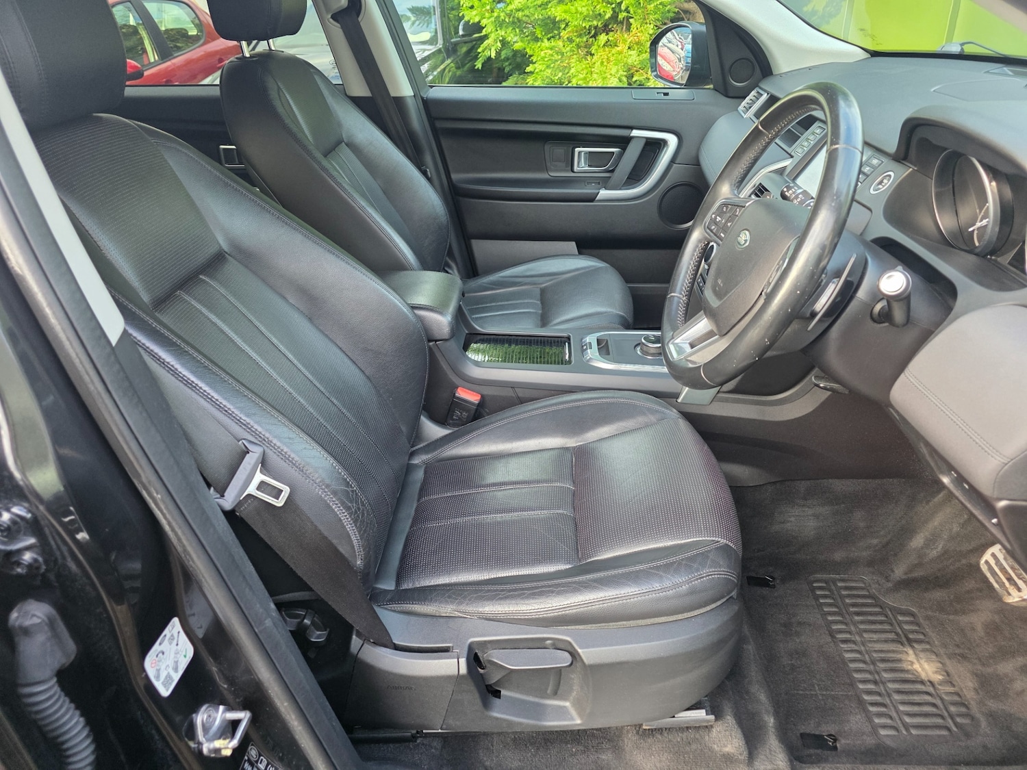 Used Land Rover Discovery Sport 2017 for sale - 76319225: Photo 3