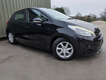 Used Peugeot 208 2015 for sale - 78381576: Photo