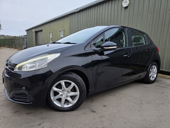 Used Peugeot 208 2015 for sale - 78381576: Photo