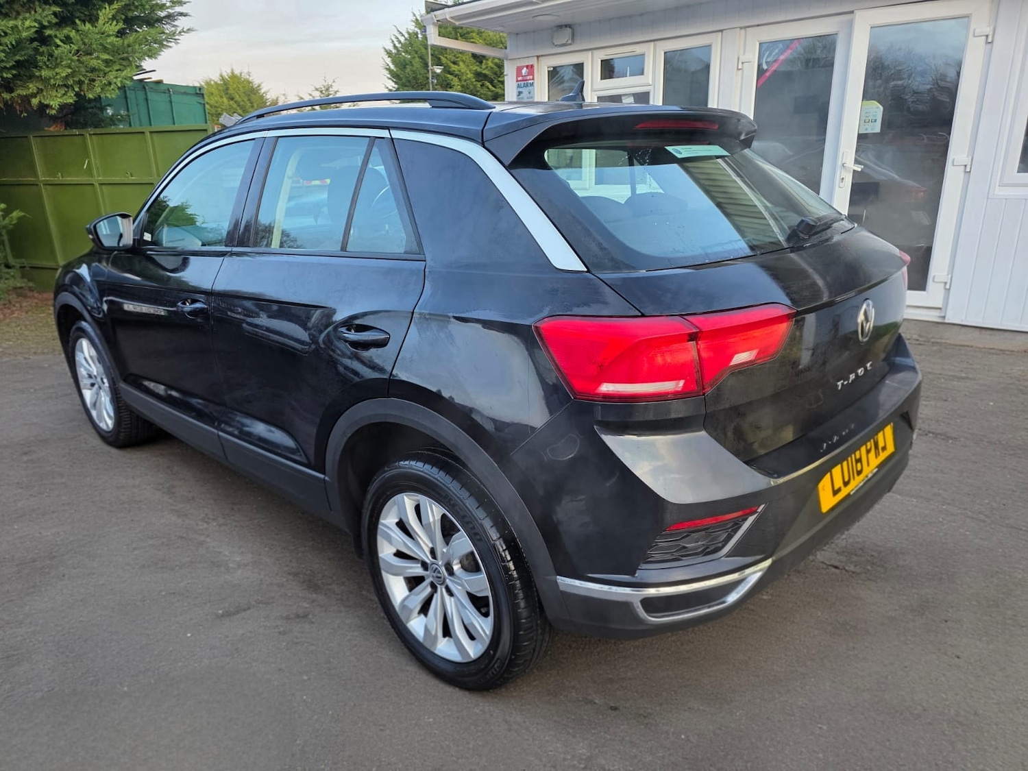 Used Volkswagen T-Roc 2018 for sale - 76935442: Photo 6