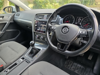 Used Volkswagen Golf 2018 for sale - 77055934: Photo