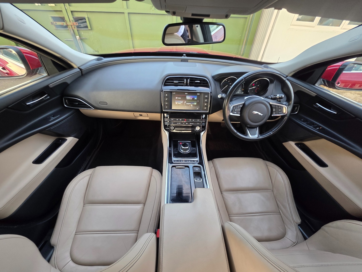 Used Jaguar XE 2018 for sale - 76402943: Photo 10