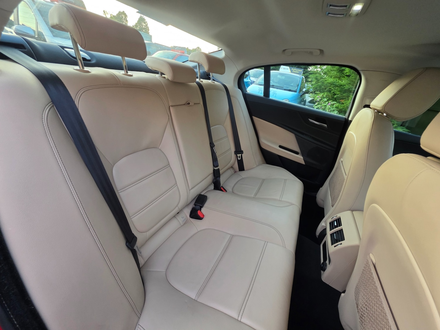 Used Jaguar XE 2018 for sale - 76402943: Photo 16