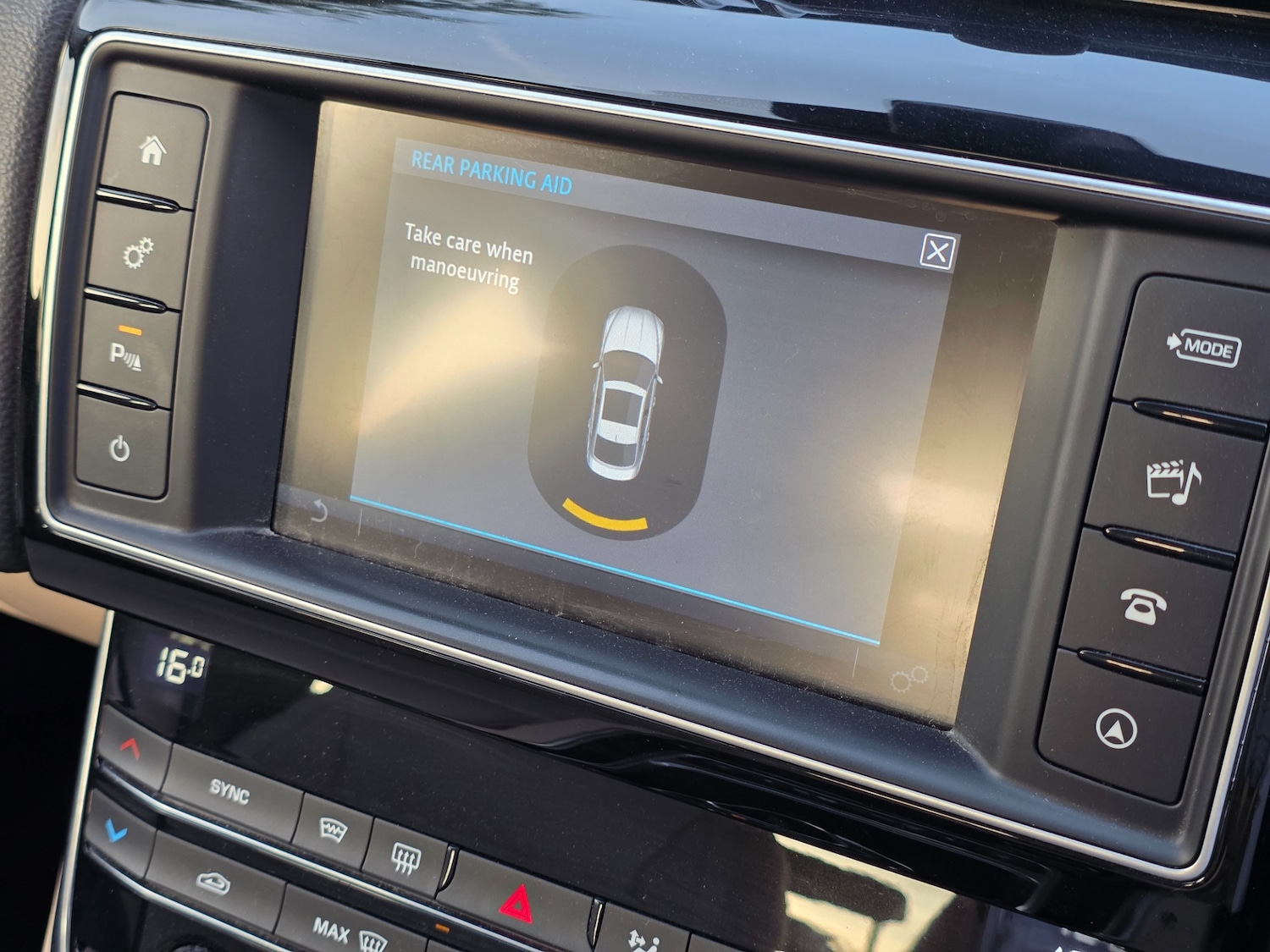 Used Jaguar XE 2018 for sale - 76402943: Photo 32