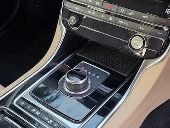 Used Jaguar XE 2018 for sale - 76402943: Photo