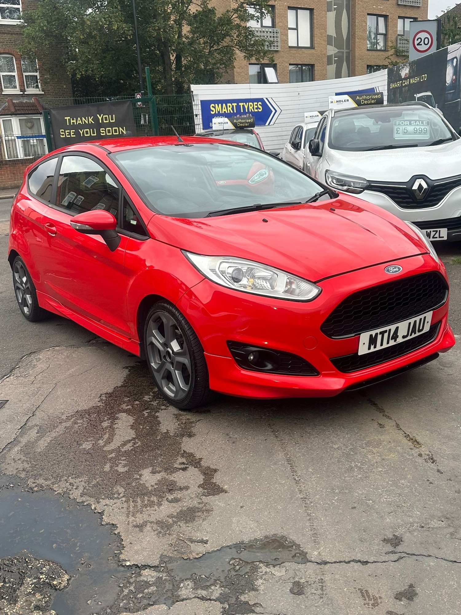 Used Ford Fiesta 2014 for sale - 76931120: Photo 1