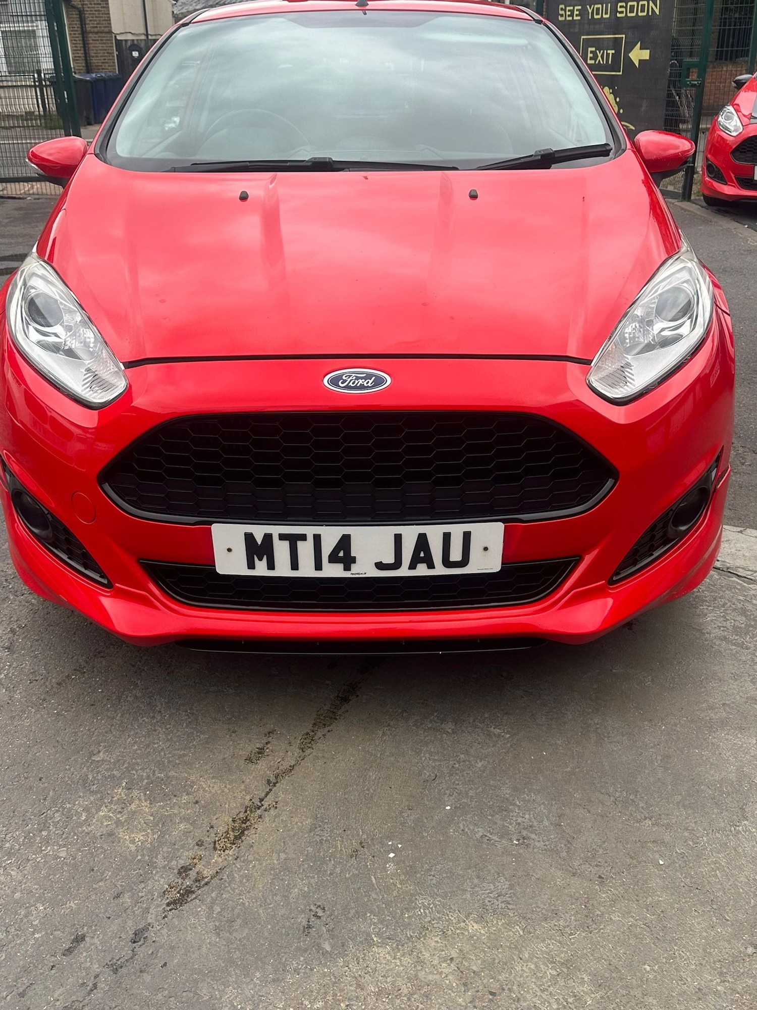 Used Ford Fiesta 2014 for sale - 76931120: Photo 2