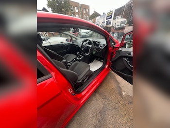 Used Ford Fiesta 2014 for sale - 76931120: Photo