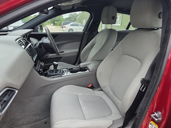 Used Jaguar XE 2017 for sale - 78769716: Photo