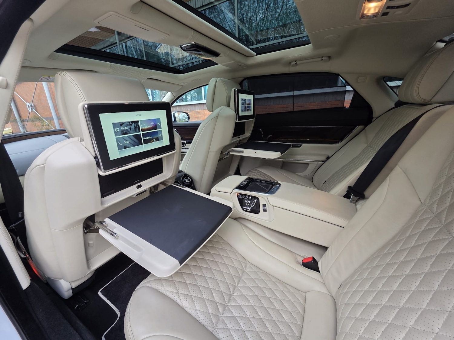 Used Jaguar XJ 2015 for sale - 77446422: Photo 2