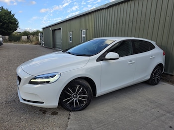 Used Volvo V40 2019 for sale - 79431308: Photo