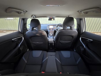 Used Volvo V40 2019 for sale - 79431308: Photo