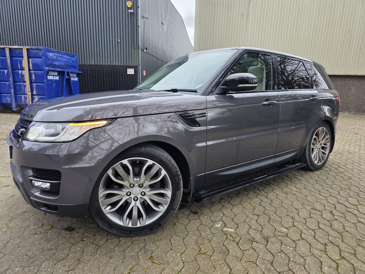 Used Land Rover Range Rover Sport 2017 for sale - 77701049: Photo 3