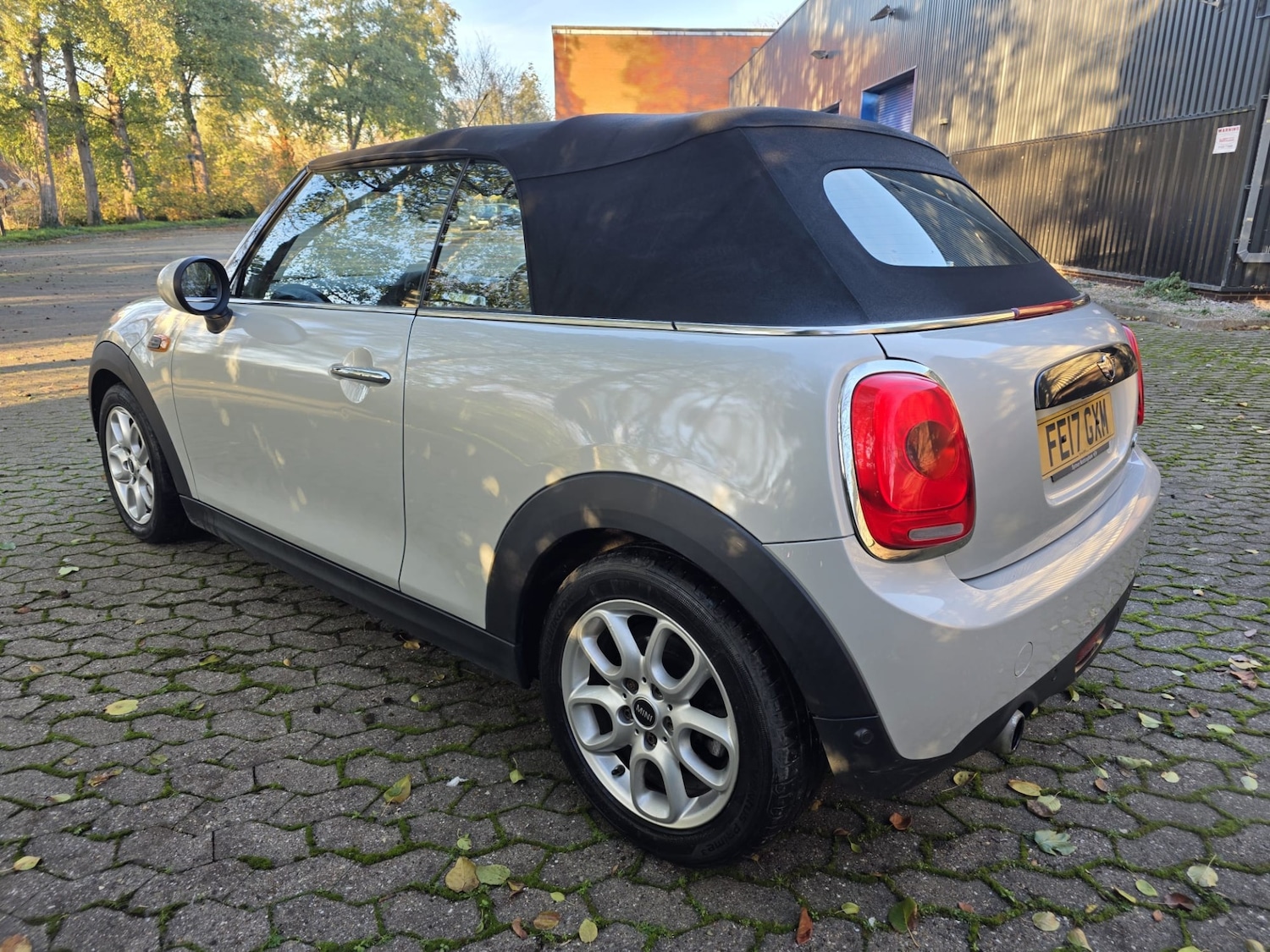 Used MINI Convertible 2017 for sale - 76750525: Photo 5