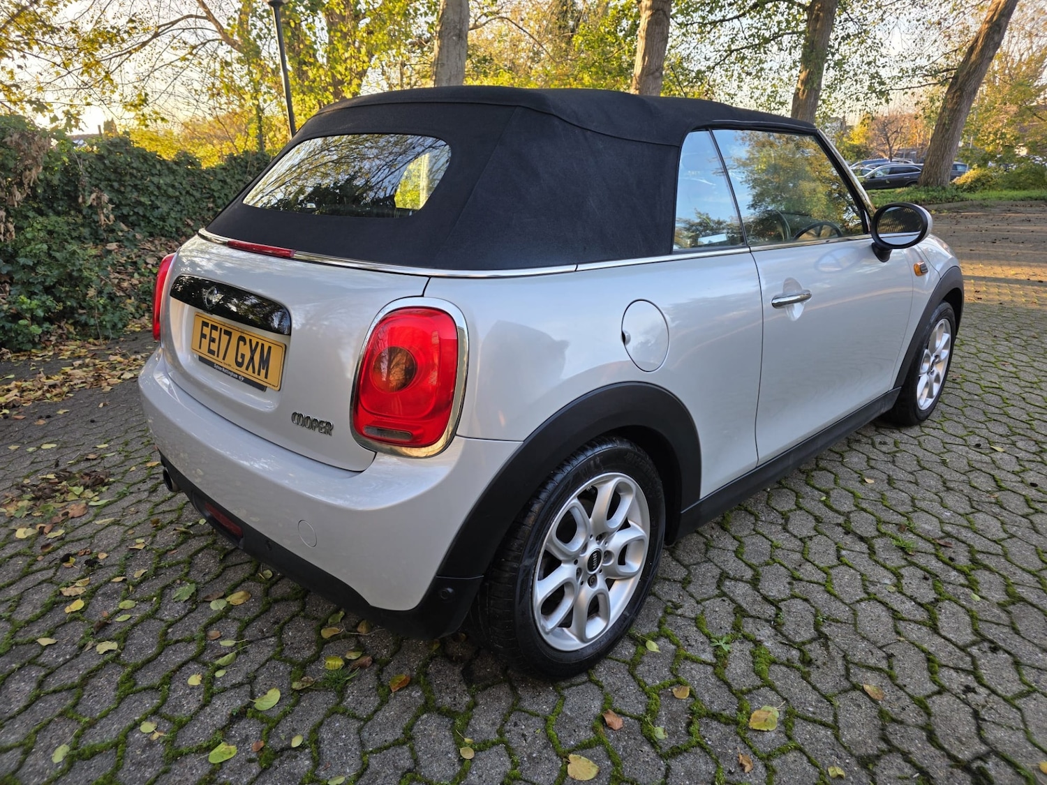 Used MINI Convertible 2017 for sale - 76750525: Photo 9