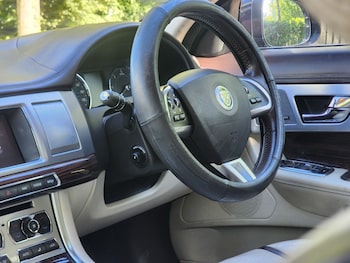 Used Jaguar XF 2015 for sale - 78930088: Photo