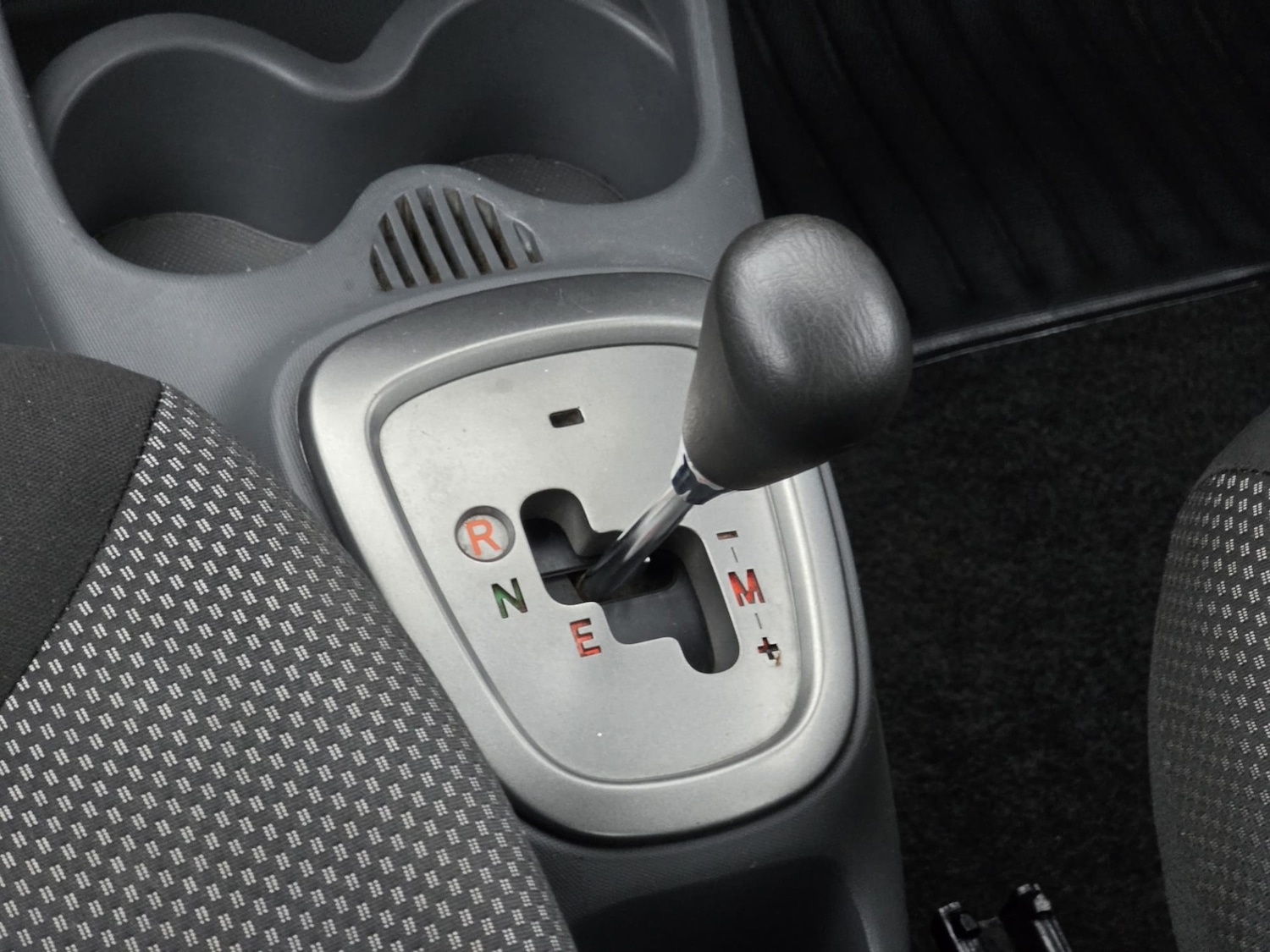 Used Toyota AYGO 2009 for sale - 76750396: Photo 13